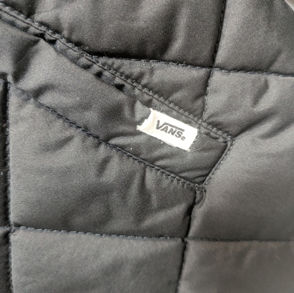 Vans Quilted Puffer in Black size Large Diamond Pattern Pockets Warm - Picture 3 of 9
